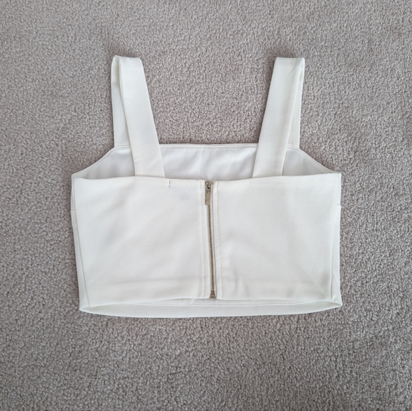 Dynamite Cropped Tank Top - Picture 2 of 4